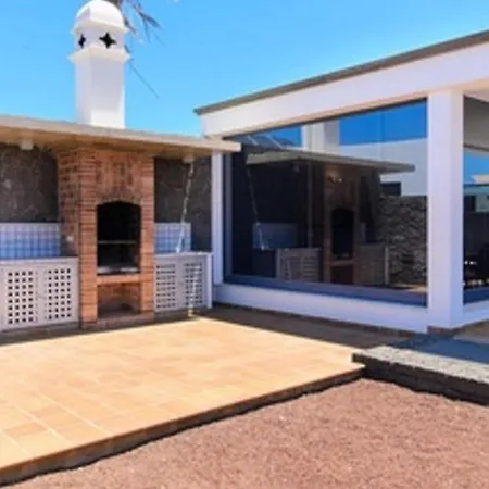 Villa Villas Mamma Mia In Playa Blaca Lanzarote Luxes